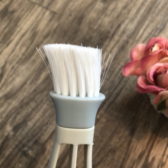 MULTI FUNCTION MICRO FIBER DOUBLE HEADED CLEANING BRUSH-car vents, blinds fans - Picture 4 of 9